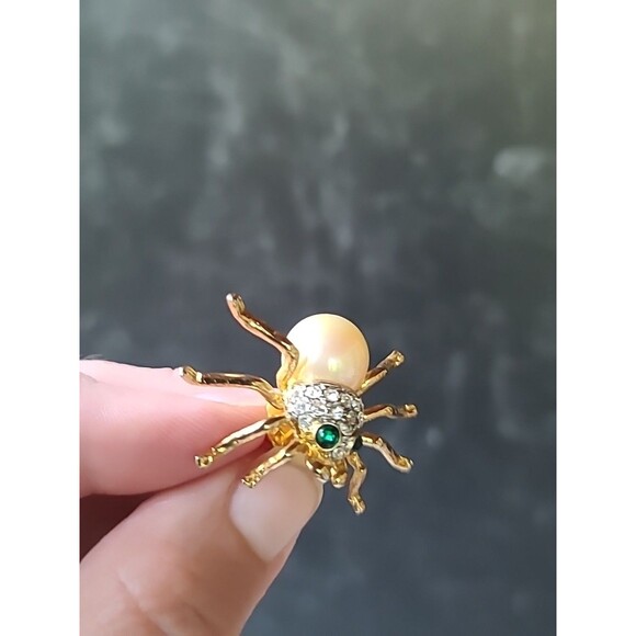 Faux Pearl Rhinestone Gold Tone Metal Spider Shaped Pin Vintage Costume Jewelry - Picture 3 of 10